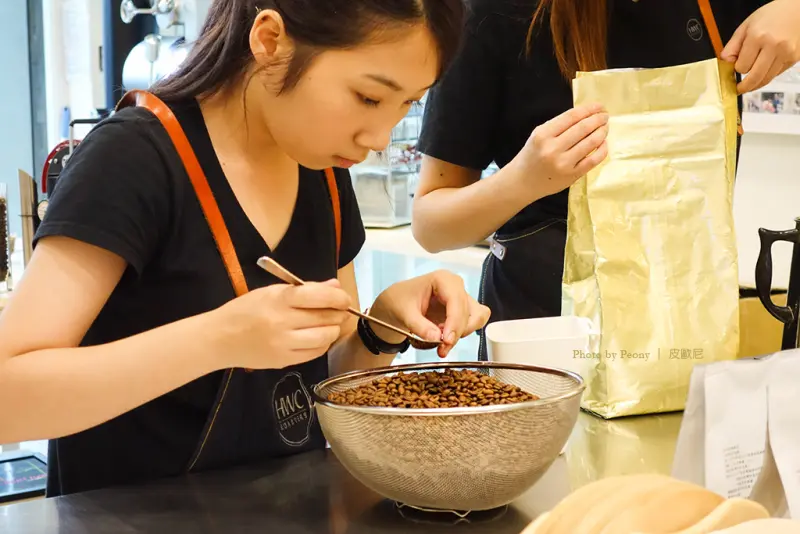 黑沃咖啡 HWC - ROASTERS | 台灣烘豆冠軍 / 全台最專業 / 高手雲集 / 打造最極致的咖啡饗宴