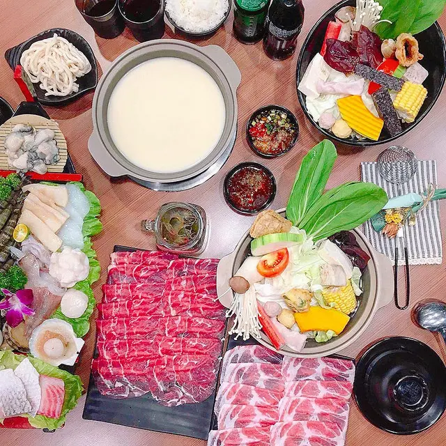 【台中西屯區 -  天物成鍋 火鍋專賣】台中火鍋推薦║青海路上開幕不久的個人小火鍋店！特別推薦南瓜牛奶鍋！整鍋滿滿都是南瓜泥呢！