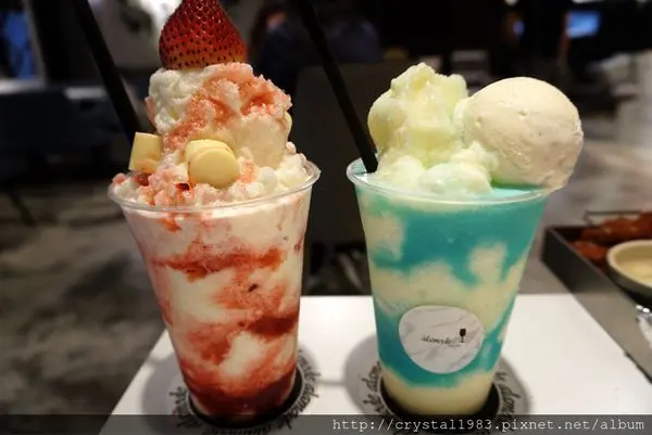 【台北美食推薦】alamode Table 夏日必喝冰沙 肉食者最愛大盤子三人分享餐推薦！ (國父紀念館站 東區)