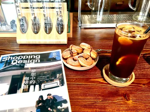 [台中] Ｍeher Cafe 檸檬咖啡與迷你甜甜圈