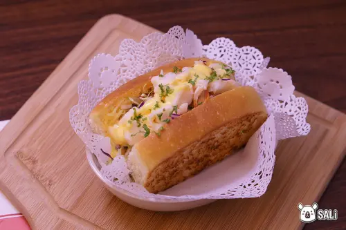 台中 安可喬治龍蝦螃蟹美式海鮮餐廳 文心店｜使用新鮮龍蝦製成的LoRo，龍蝦肉Ｑ彈自製麵包酥脆，平實價格讓小資族群也能輕鬆享用高檔海鮮的美味