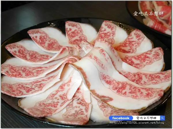 【新北市三重/火鍋】老闆佛心來著的！日本神戶和牛A5雪花套餐，雙人價才1590元！再加贈松阪豬~回甘麻辣鍋、夠味花雕雞這樣通通有！築湘養生麻辣火鍋(二店)