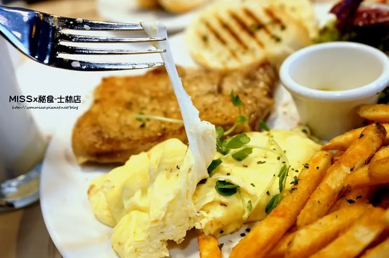 ✿ MISSx秘食-士林店 ✿ 士林人氣排隊早午餐店 / 輕食 / 熱壓三明治 / 捷運劍潭站美食 / 聚餐 推薦 (完整菜單/價目表)