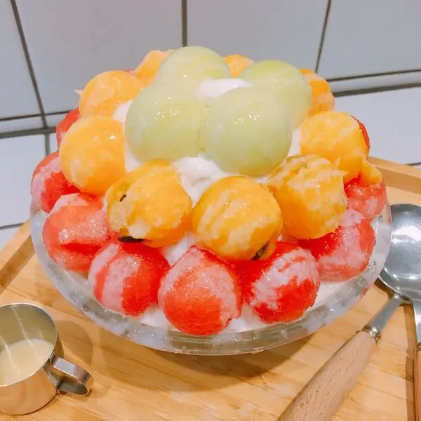 【台中創意冰店】F.lu ICE 芙露愛思♡網美IG打卡新熱點♡黃綠紅水果球雪花冰