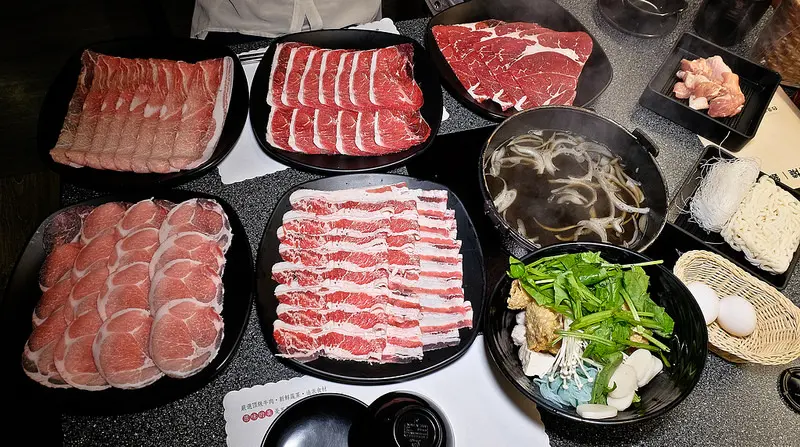 忠孝敦化 吃肉吃到爆的五麥壽喜燒│鍋物