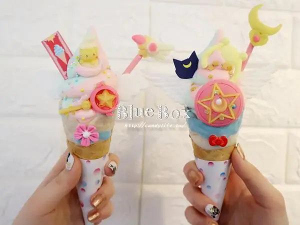 台中美食│藍箱處 Blue Box〃一中商圈創意冰淇淋超吸睛!!超夢幻美人魚霜淇淋、獨角獸霜淇淋~        
      