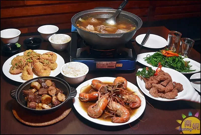 週年慶燒酒雞鍋免費送!全台最多活蝦料理.熱炒鍋物平價好吃開到凌晨3點夜貓子超愛-商妮吃喝遊樂