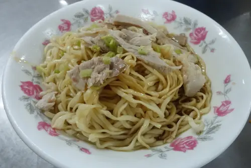 【食記】台南中西區。民生路海安路口無名藍招牌意麵