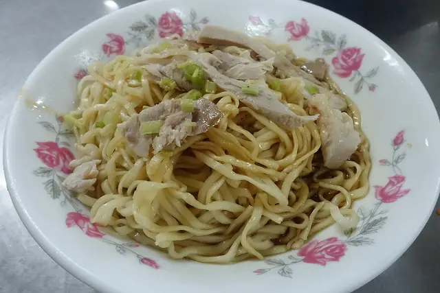 【食記】台南中西區。民生路海安路口無名藍招牌意麵