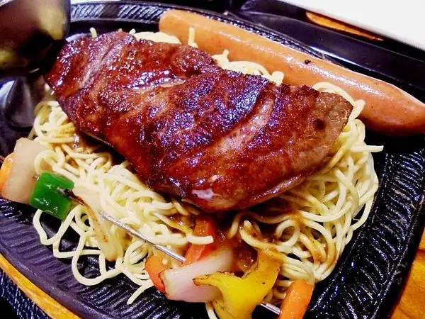 新竹竹北美食推薦|大快樂香港扒房 港式牛扒 美式雜扒餐 新竹港式茶餐廳 新竹港式飲茶 冰火菠蘿油 家庭聚餐 港式點心 新竹牛排