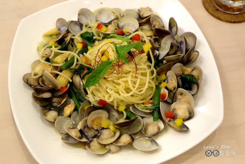 食記【台北】AL REVÉS顛倒餐廳-西門義大利麵下午茶燉飯推薦，我愛浮誇的獨角獸冰沙