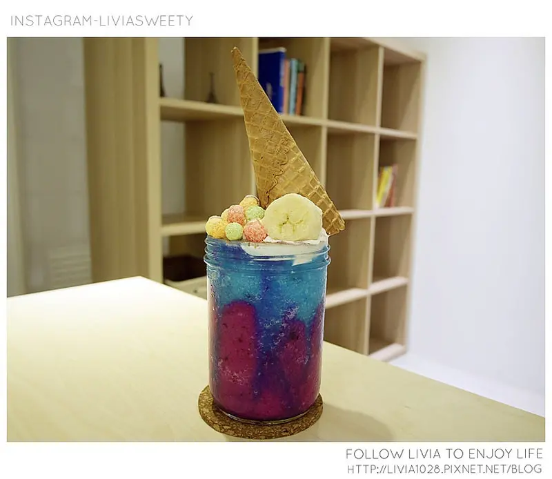美食║台北西門 捷運西門町站 AL REVÉS 顛倒餐廳 西門 義大利麵下午茶 IG打卡冰沙 ❤跟著Livia享受人生❤