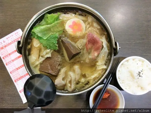 臭到你甘之如飴，不得不來! -老江南臭豆腐專賣店，大啖會噴汁的臭豆腐及飄香臭臭鍋