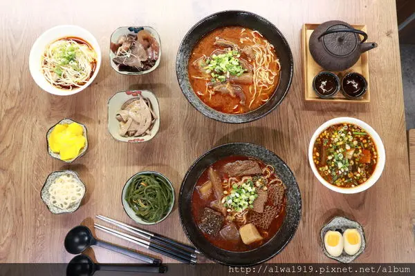 【竹北美食週記】蒼牛訣心訣牛肉麵，麻辣半筋半肉麵湯醇味濃，獨享一個人的麻辣鍋牛肉麵