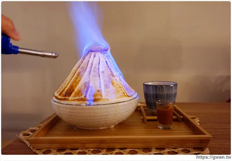 好想吃冰 かき氷- 夜間限定真白山嶽 | 晚上才能吃到的超浮誇火燒冰