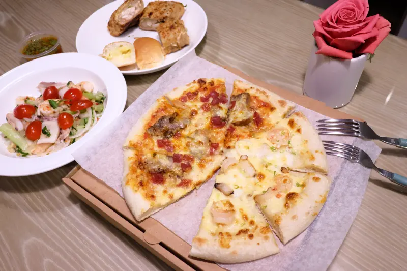 【台北美食】估比 CUPI Canteen 手工披薩－東湖巷弄中的隱藏版平價美食 100%北海道夢幻小麥製作 完全是野餐必殺技 大推海鮮總匯 內湖東湖國小附近的好味道