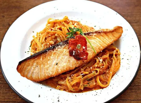 【城咖牛排精釀餐廳】精釀啤酒。餐酒館。現切牛排