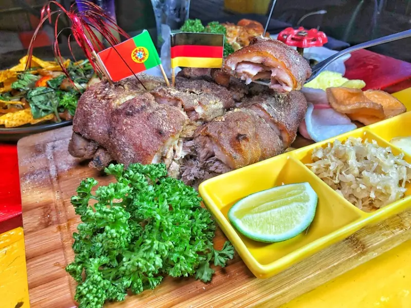 台中餐酒館【麥瑟德式手工啤酒餐廳】多樣特色餐點&精釀啤酒讓你不醉不歸的宵夜好去處 台中美食|台中西區 | 小白只饗ㄔ美食