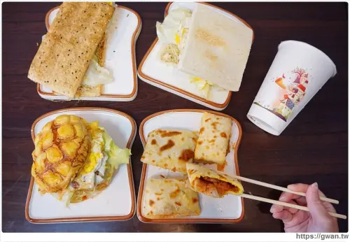 潘朵拉複合式早餐店- 超限量!! 每天25顆波蘿漢堡還有隱藏版