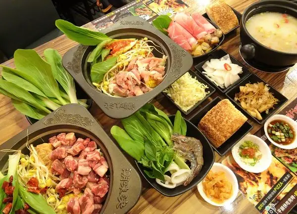 [竹東火鍋]潮味決~一鍋兩吃干鍋 vs.濃郁平價砂鍋粥？豪氣吃飽的特色料理~