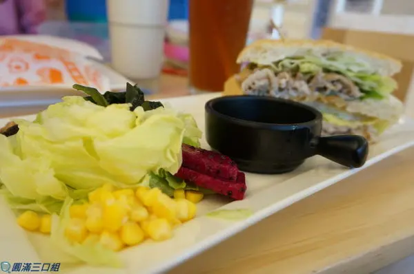 【食記】豐滿高雄左營店@捷運生態園區站的新地標 早午餐&咖啡下午茶的豐盛滿點