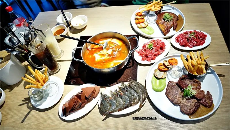 【內湖美食】洋夫人牛排／葫洲捷運站～任點套餐兩份就送嫩牛火鍋，溫體牛肉＆落日水果茶買一送一，小資族最佳約會餐廳