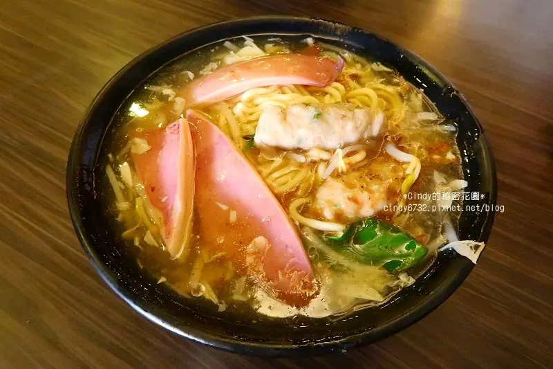 【南投草屯】世傳魷魚羹｜在地人氣排隊小吃，魷魚給得厚實且大塊，用料實在，CP值好，用餐環境舒適，草屯一日遊！