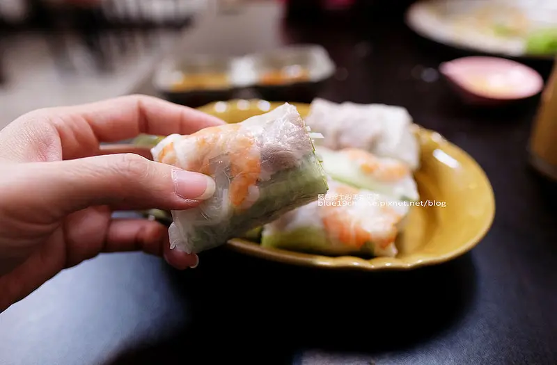 【台中西區】愛珍越南美食-原西貢河粉.推薦炸春捲生春捲.生牛肉河粉~ - 藍色起士的美食主義