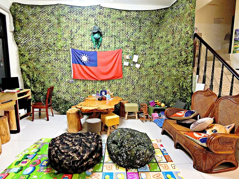 睡袋山豬背包客棧。台東住宿              