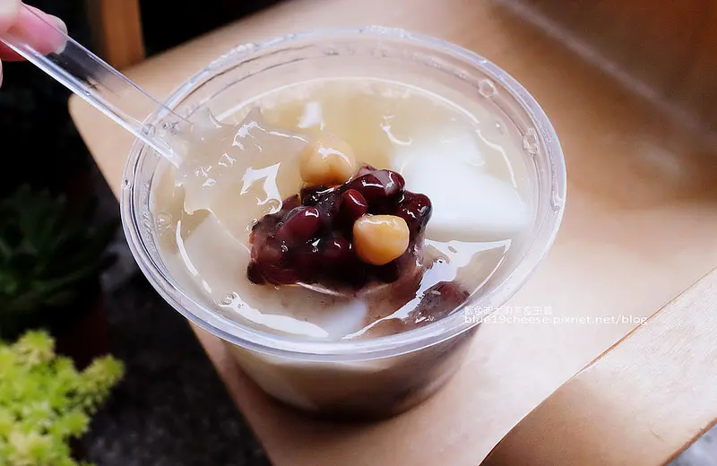 【台中西區】91番甜品輕食-推鮮奶豆腐.還有庶民燕窩.海鮮南瓜粥.沙拉和青蛙蛋飲品.均一價40元.台中甜品推薦.勤美誠品商圈美食 - 藍色起士的美食主義