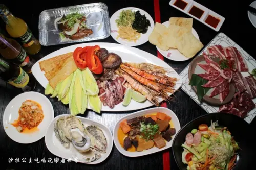 東區燒烤吃到飽/夜店風吃飯還要戴墨鏡『皇上吉饗極品唐風燒肉』宵夜/糖朝餐飲集團新品牌/捷運忠孝敦化站