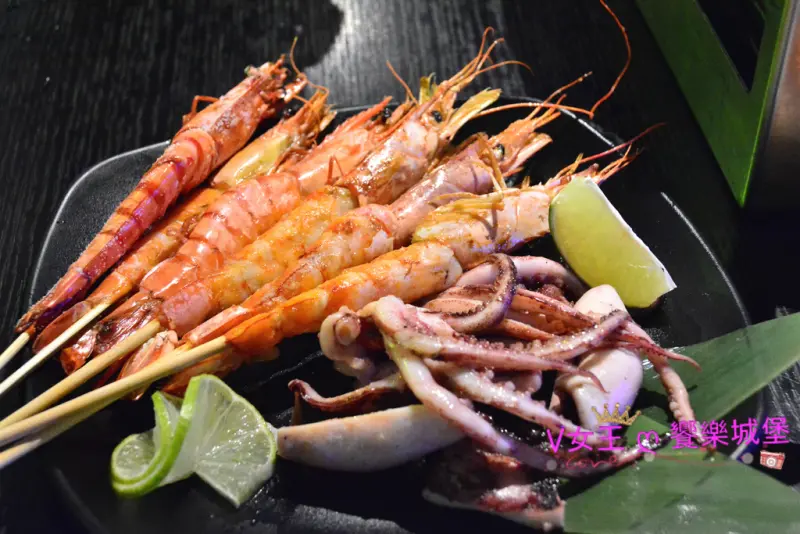 【台北美食】忠孝敦化站 皇上吉饗極品唐風燒肉 ~ 讓你身處宮廷裡用餐卻擁有DJ夜店風燒肉店，有燒肉吃到飽+bar啤酒無限暢飲+現烤海鮮+燈光秀，讓你感受當皇上的尊榮享受