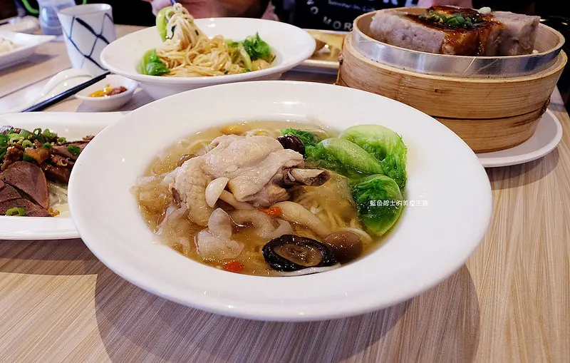 【台中西區】小戶商行-手工現做的誠意.用心吃得出來.中式輕食.北方麵食.廣三sogo商圈美食 - 藍色起士的美食主義