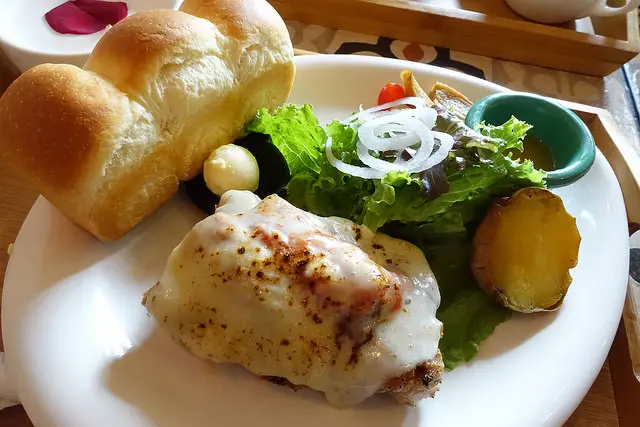 【食記】高雄三民區。多一點咖啡館(文山館) A Little More~ mini吐司好好吃 一定要點！