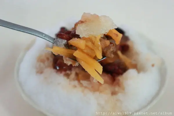【竹北美食週記】純純冰菓店，有1到45種冰品可選擇，新鮮水果搭配上古早味剉冰，好吃又消暑！