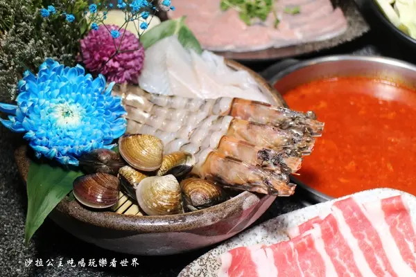 三重美食『王子鴻精緻鍋物』涮涮鍋/火鍋/打卡優惠/副餐.飲料.冰淇淋無限供應/捷運台北橋站