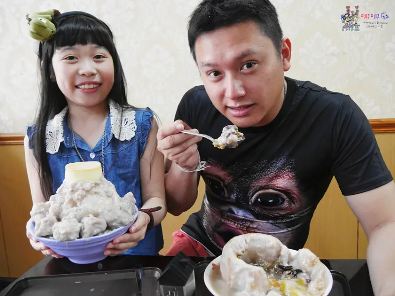 【桃園甜點】力行市場旁邊《星大王甜品專賣店》純手工米苔目冰八種料只要50元~小山一樣的布丁芋頭煉乳冰必點 | 哪哪麻