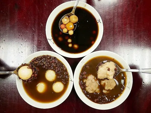 桃園手工甜品店，堅持無添加，冬季夏季品項完全不同，冷颼颼就來碗暖呼呼甜湯吧-星大王甜品專賣店          