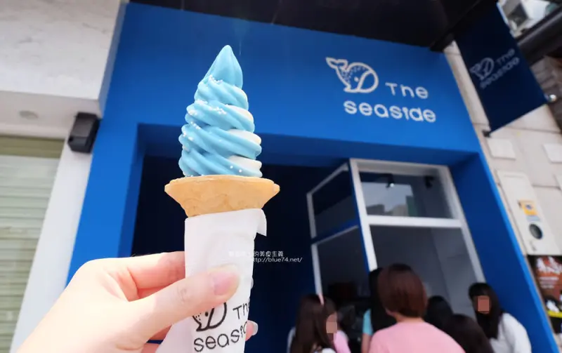 【台中北區】The Seaside-藍色海洋風在一中商圈的夏天.鯨鯊冰淇淋和蔚藍海洋氣泡飲超視覺系 - 藍色起士的美食主義