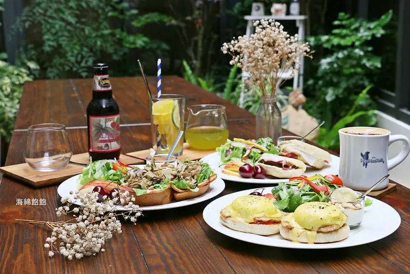 宜蘭火車站咖啡廳/宜蘭住宿『HaoHaoKaffe 行口文旅店』IG熱門打卡/採光滿分玻璃屋/必吃班尼迪克蛋&三星蔥櫻桃鴨帕尼尼/宜蘭旅遊美食推薦/完整菜單