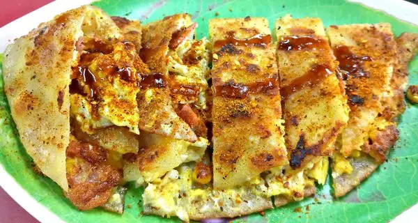 中壢│緣生緣新疆蛋餅專賣店☞大份量口味獨特新疆蛋餅，餅皮酥脆有嚼勁、料滿厚實/蛋餅系列非點不可/華勛市場