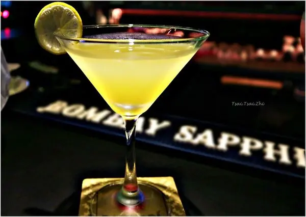 [台北松山]Addicition癮餐酒館|來杯隨意特調吧！星空夢幻調酒|地中海風味章魚沙拉、紅酒燉牛肉、開胃小點(近捷運南京三民站)