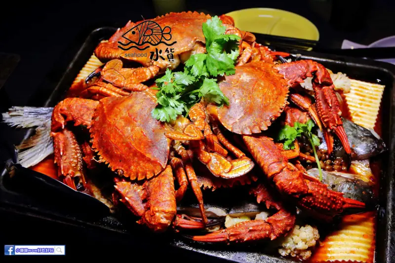 【食。中和】水貨炭火烤魚中和店〜超人氣排隊美食！免搭飛機就能吃到來自重慶萬州炭火烤魚，饕客注意萬里蟹來了！