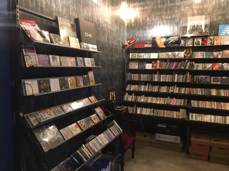 [台中食記] 隱身在模範市場裡的  別嗆大叔 是一間唱片行也是間咖哩飯店  肉質鮮嫩 好好吃   