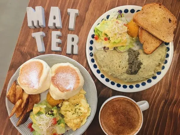 【食記∥板橋】MATTER CAFE 捷運新埔站＿ㄉㄨㄞ腰軟嫩的舒芙蕾＿雲朵、乾燥花你選哪一區