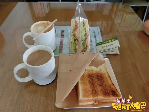 台東池上美食早餐》尤朵拉廚房菜單價位大公開！在地人推薦的輕食蔬菜美味～台東池上必吃美食小吃餐廳推薦。