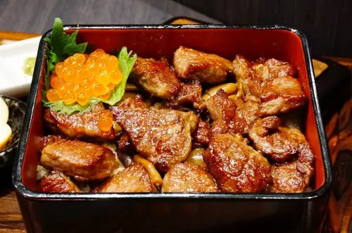 板橋。開丼 燒肉vs丼飯-神樣沙朗丼、爆肉山丼|新板美食新霸主