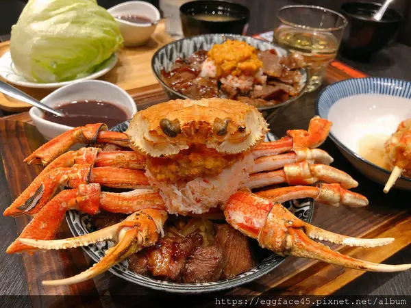 [板橋美食] 地表最強燒肉vs丼飯《開丼》松葉蟹整隻趴碗上，痛風也要吃！#環球板橋車站店 #板橋站 @蛋寶趴趴go