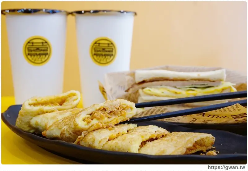  囍 鐵板吐司、手作蛋餅 - 特別的乳香肉鬆蛋餅，還有隱藏版喔!!