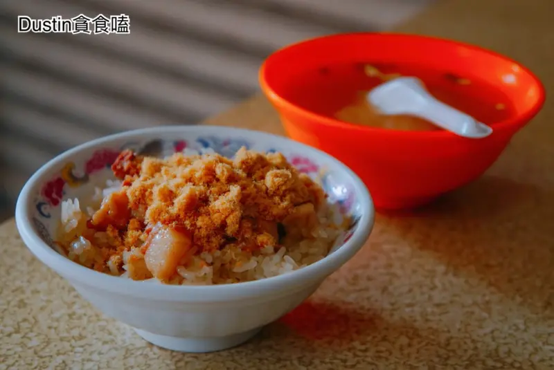 南通路無名米糕__只要35元！早起的誘惑美味｜故宮南院周邊美食 / 朴子美食推薦  / 5元味噌湯【嘉義 · 朴子】